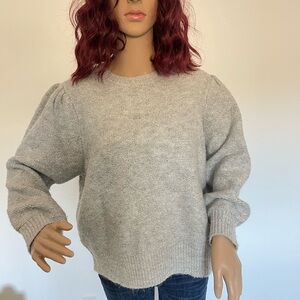 Elegant Heather Gray Women's Crew Neck Sweater